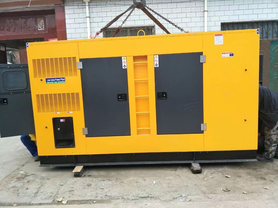 200KW低噪音發(fā)電機組出租